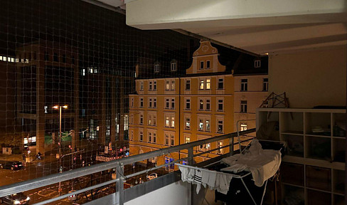 Lichtdurchflutete und zentral gelegene 2-/3-Zimmer-Wohnung mit Balkon für Eigennutz oder Investition