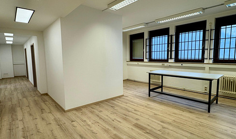 Office/Practice/Seminar rooms for rent in Nuremberg – renovated, 220 m², near the main train station – no commission (owner).