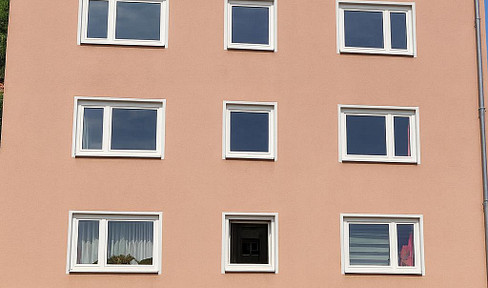 Gepflegtes Mehrfamilienhaus mit 10 Einheiten Zirndorf von Privat