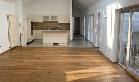 Two-story apartment in a central and quiet location in Rheingönheim.