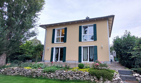 Energy-efficient detached house on the quiet outskirts of the village