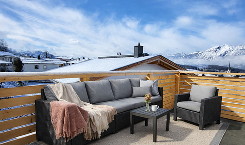 Penthouse Erstbezug im Landhaus mit Alpenblick und ruhiger Lage