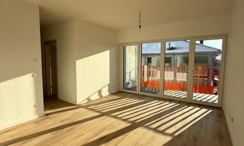 Exclusive 3-room apartment with balcony, underfloor heating in Berlin Biesdorf