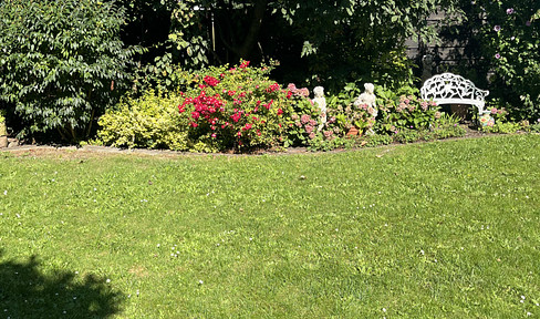 Gemütliches Einfamilienhaus mit schönem Garten