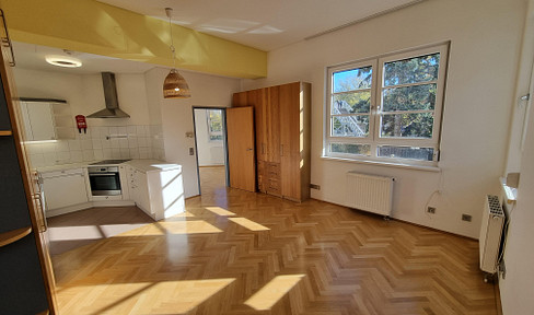 Hochwertige helle teilmöblierte 2-Zimmer-Wohnung mit guter Ausstattung in guter Lage