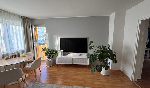 "Reserved" Commission-free - Charming 3-room apartment with balcony on Lake Lerchenau
