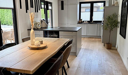 High-quality detached house with exclusive furnishings | commission-free