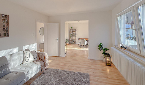 SOFORT Einziehen! Modernisierte, helle 3 Zimmerwohnung mit Balkon!