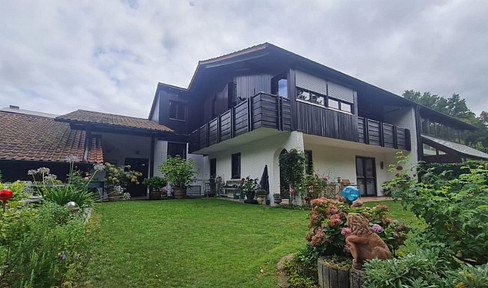 Exclusive semi-detached house with granny apartment TOP location View