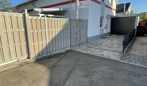 Energieklasse A, Platz für Wohnmobil, Doppelhaus mit Garage Weil der Stadt