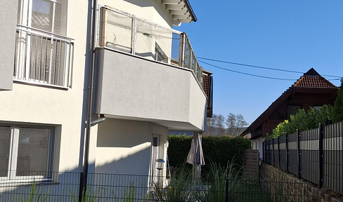 Großzügige, neuwertige 3 Zimmerwohnung