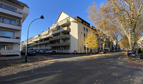 First floor apartment in Düsseldorf-Wersten with underground parking space & garden with playground