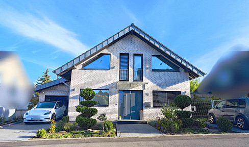 Modern detached house with pool, PV system & exclusive furnishings in Wormersdorf