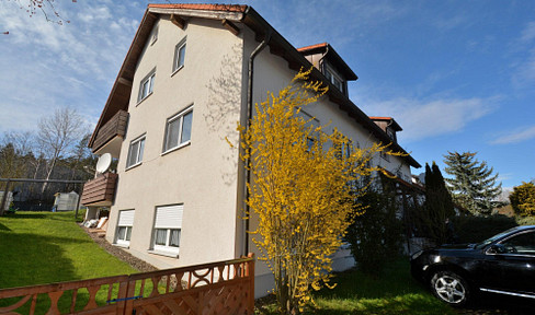 Großzügiges Mehrfamilienhaus mit fünf Einheiten in Bayreuth-Wolfsbach