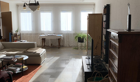 Linz centrally located, well-kept 4-room apartment with parking space