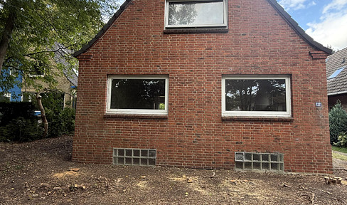 House or building plot in need of renovation - Hamburg city limits