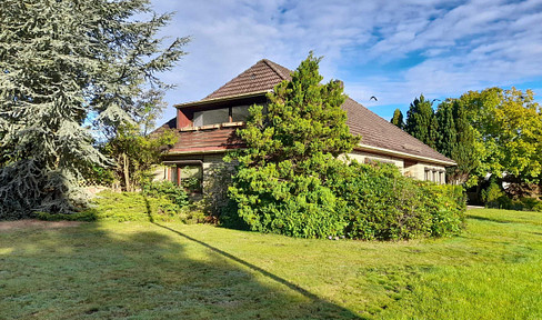 High-quality apartment building Good transport links Close to local recreation area