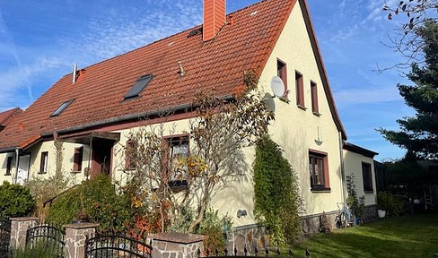 BEAUTIFUL SEMI-DETACHED HOUSE FOR SALE IN WIESENAU!