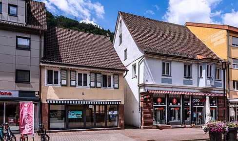 Geschäfts und Wohnhaus Fußgängerzone