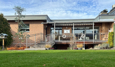 Living on one level in a quiet location - very well maintained & lots of space