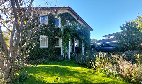 Detached house (zero energy costs!) with geothermal heating, solar panels, and battery storage, sold directly by the owner (suitable for multi-generational living).