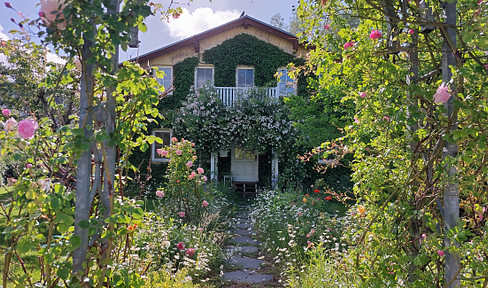 Detached house (zero energy costs!) with geothermal heating, solar panels, and battery storage, sold directly by the owner (suitable for multi-generational living).