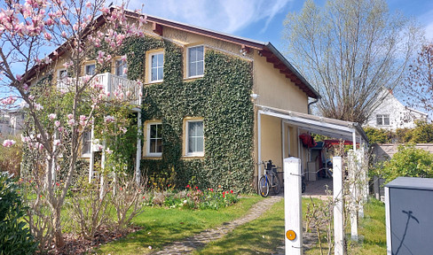 Detached house with geothermal heating, solar panels, and battery storage (resulting in zero energy costs!), sold directly by the owner (suitable for multi-generational living).