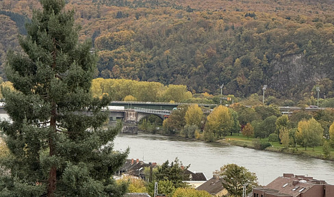 Dachgeschosswohnung mit gigantischem Rheinblick