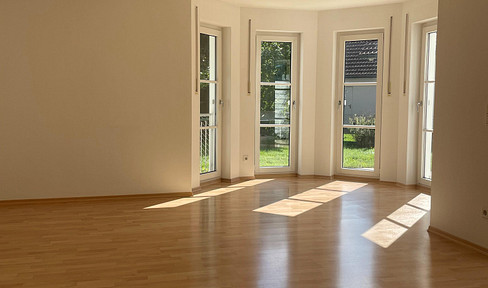 R E S E R V I E R T- Beautiful, sunny, very quiet garden apartment with large garden