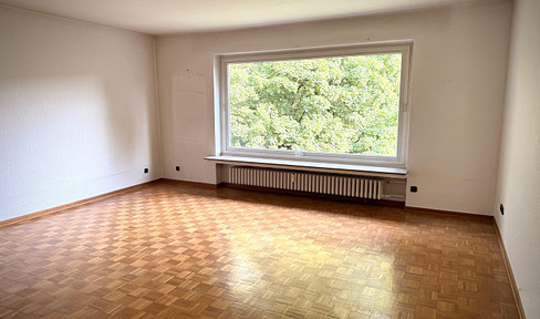 Spacious apartment for sale in Essen-Überruhr. *No commission fees.*