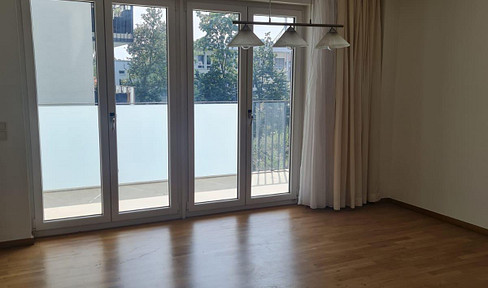 5-room apartment with balcony and garage in Frankfurt-Gallusviertel