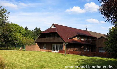 Country house with 310 square meters of living space and 600 square meters of hall space – Living and working in Westerstede, Ammerland.