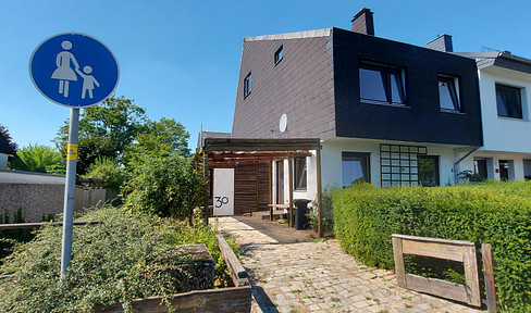 Sunny and spacious terraced house in Laatzen-Grasdorf, in a prime location.