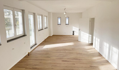 Modernized first floor apartment with terrace and garden