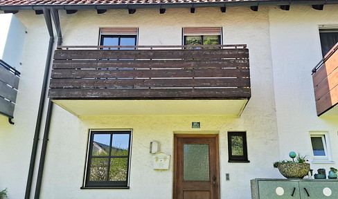 Spacious terraced house in Daglfing – design your new home.