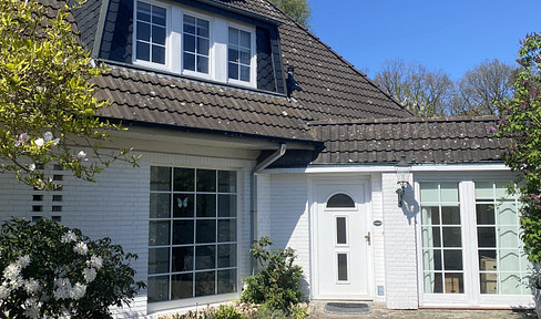 Freistehendes, Einfamilienhaus mit separat gelegener Einliegerwohnung