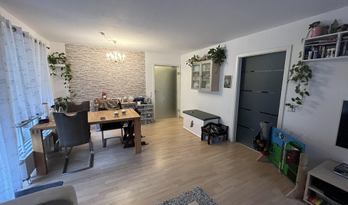 Moderne Erdgeschosswohnung mit Garten in ruhiger Feldrandlage