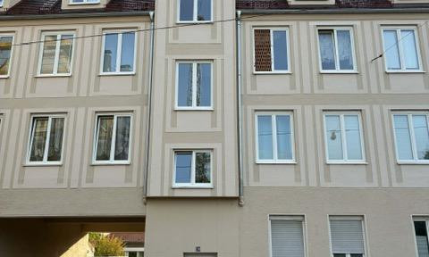 Well-maintained, bright apartment, conveniently located near the city center and with good transport links, partially furnished.