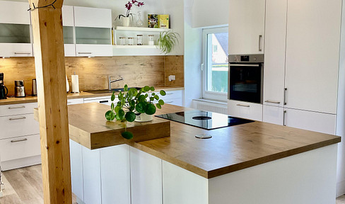 Semi-detached house in Mollhagen on the edge of a field, large plot with development option - commission-free