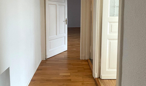 Ready-to-occupy 1-room apartment in an old building in Mitte/Wedding - quiet, bright and modernized