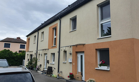 Beautiful, bright, and quiet terraced house with 4 rooms and a small garden