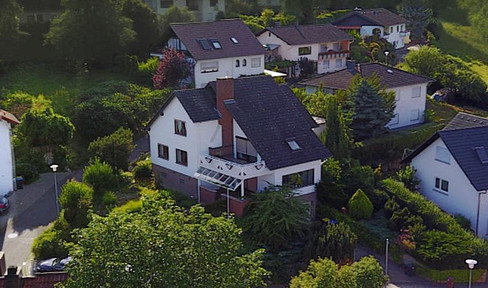 Detached house with granny apartment