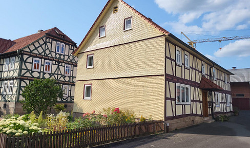 Ehemalige Hofstelle mit Wohnhaus, Scheune und Nebengebäuden