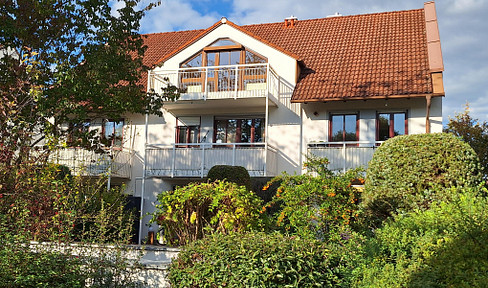 Bright 3-room top-floor apartment with south-facing balcony and views of the countryside