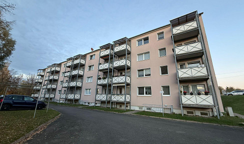 Good opportunity near Erfurt: Well-maintained 3-room apartment with balcony and parking space