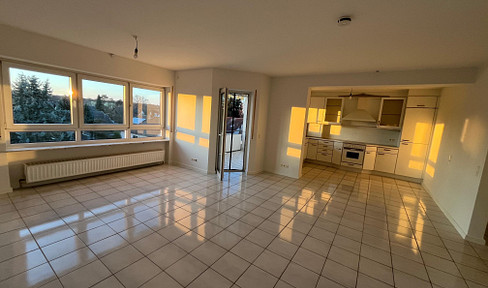 Well-kept, bright 2-room condominium in Hanau-Steinheim - with southwest-facing balcony