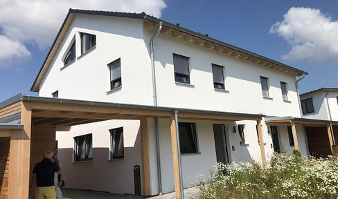 Neuwertige Doppelhaushälfte in Irchenrieth - auch als Wertanlage geeignet- provosionsfrei