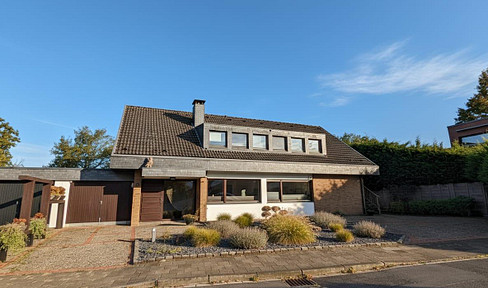 Großzügiges, vielseitig nutzbares Haus in traumhafter Lage und unverbaubarem Blick in Leichlingen