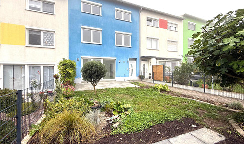 Large, as-new terraced house with garden * in Weingarten * You can move in immediately