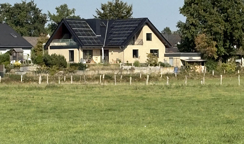 Commission-free! (Partially) renovated single-family or two-family house in Altgarbsen, with breathtaking views.